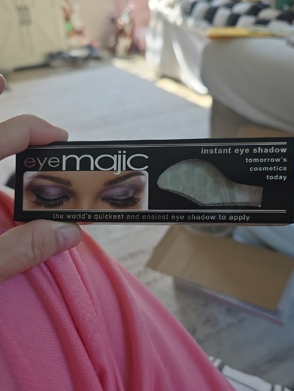 Instant Eye Shadow — Shimmery Light Green